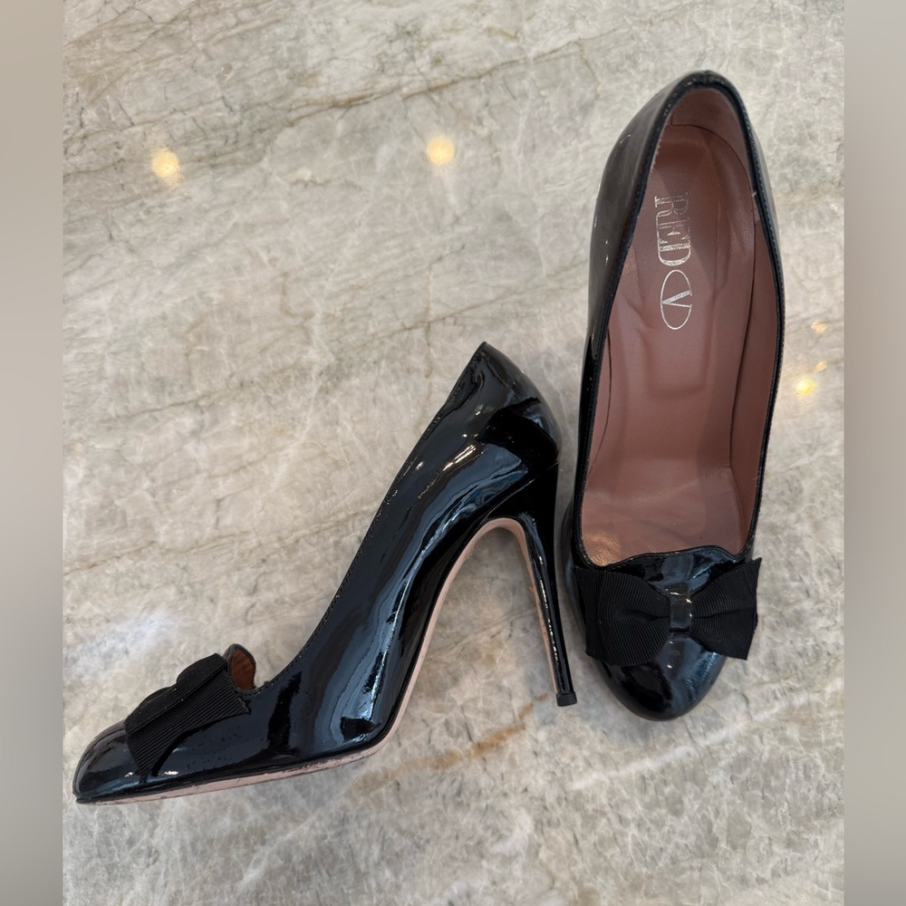 Red by Valentino Garavani Patent Pumps with Bow Accent - Size 39